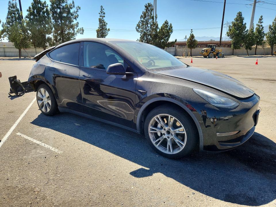 59719476 :رقم المزاد ، 5YJYGAED5MF136292 vin ، 2021 Tesla Model Y مزاد بيع