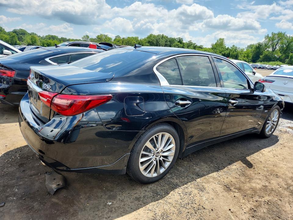 62859996 :رقم المزاد ، JN1EV7AR6JM437639 vin ، 2018 Infiniti Q50 مزاد بيع