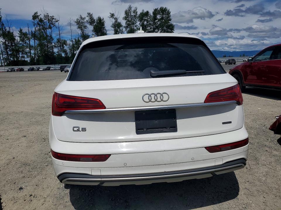60581546 :رقم المزاد ، WA1BAAFY8M2140326 vin ، 2021 Audi Q5 مزاد بيع