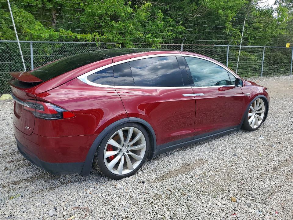 63147116 :رقم المزاد ، 5YJXCAE44GFF00040 vin ، 2016 Tesla Model X مزاد بيع