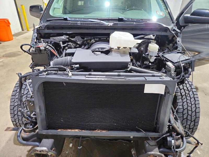 Продажа на аукционе авто 2018 Chevrolet Silverado, vin: 1GCVKREC9JZ242502, номер лота: 59133226