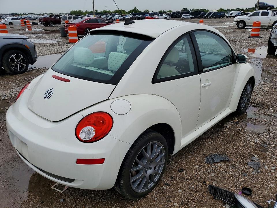 60814946 :رقم المزاد ، 3VWFG31C98M510692 vin ، 2008 Volkswagen New Beetle مزاد بيع