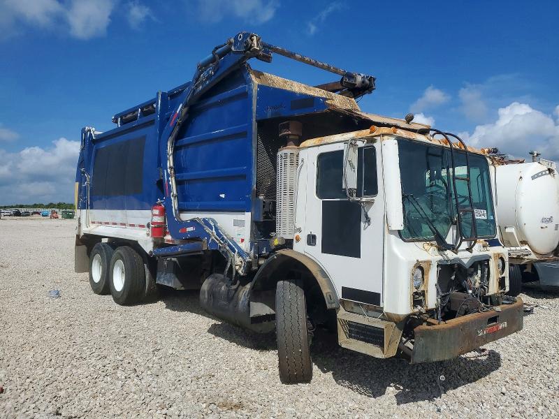 Продажа на аукционе авто 2011 Mack Mru600, vin: 1M2AV02C0BM006563, номер лота: 55930446