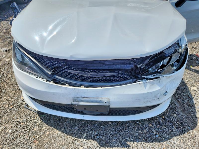 76293985 :رقم المزاد ، 2C4RC1CG2NR144367 vin ، 2022 Chrysler Voyager مزاد بيع