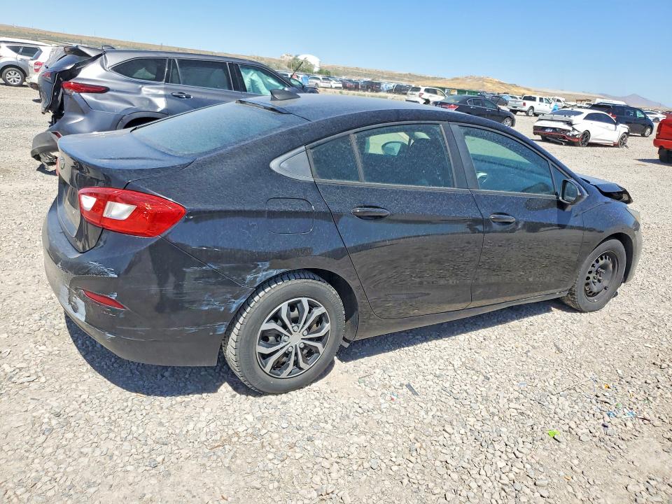 60693876 :رقم المزاد ، 1G1BC5SM2H7114560 vin ، 2017 Chevrolet Cruze مزاد بيع