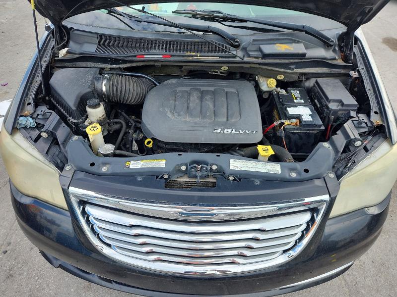 61071926 :رقم المزاد ، 2A4RR8DG0BR676230 vin ، 2011 Chrysler Town & Country مزاد بيع