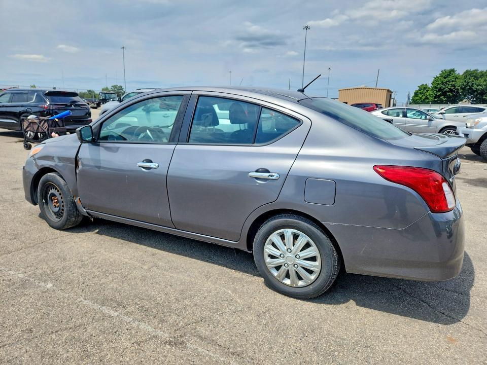 62660186 :رقم المزاد ، 3N1CN7AP8KL848588 vin ، 2019 Nissan Versa مزاد بيع