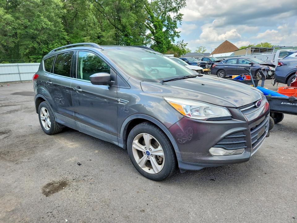 2015 Ford Escape მანქანა იყიდება აუქციონზე, vin: 1FMCU9G93FUB22844, აუქციონის ნომერი: 63028106