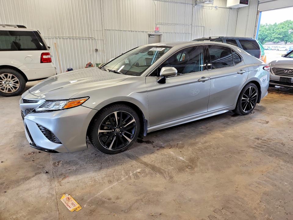 60263176 :رقم المزاد ، 4T1K61BKXLU006067 vin ، 2020 Toyota Camry مزاد بيع