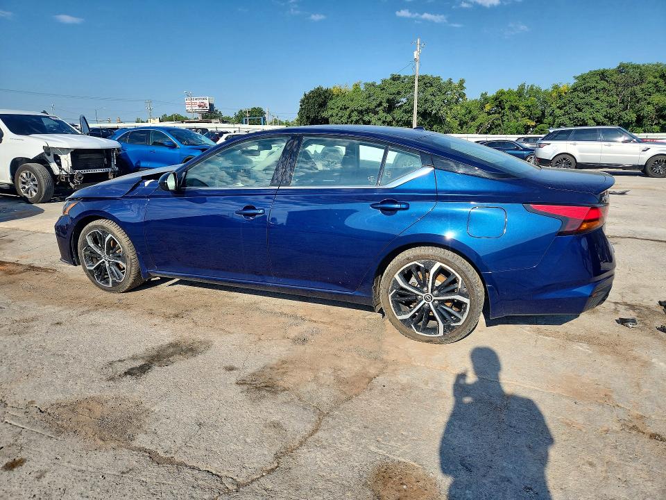 59162616 :رقم المزاد ، 1N4BL4CV5PN305334 vin ، 2023 Nissan Altima مزاد بيع