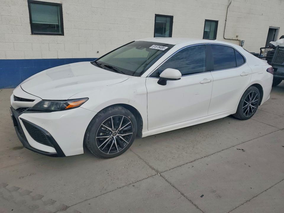 Продажа на аукционе авто 2021 Toyota Camry, vin: 4T1G11AK4MU465246, номер лота: 61876486