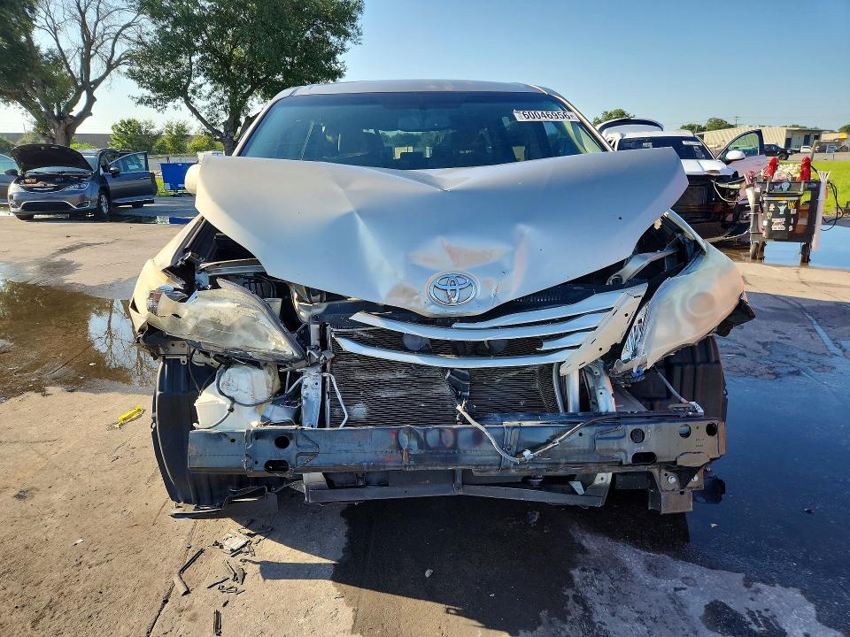 60046956 :رقم المزاد ، 5TDKK3DC4FS555788 vin ، 2015 Toyota Sienna مزاد بيع