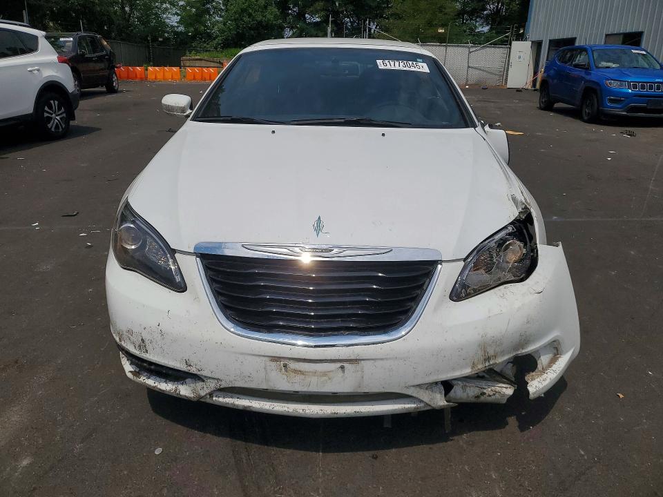 61773046 :رقم المزاد ، 1C3BCBGG5DN522179 vin ، 2013 Chrysler 200 مزاد بيع