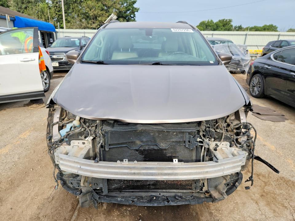 Продажа на аукционе авто 2017 Chrysler Pacifica, vin: 2C4RC1BG0HR838268, номер лота: 62297296