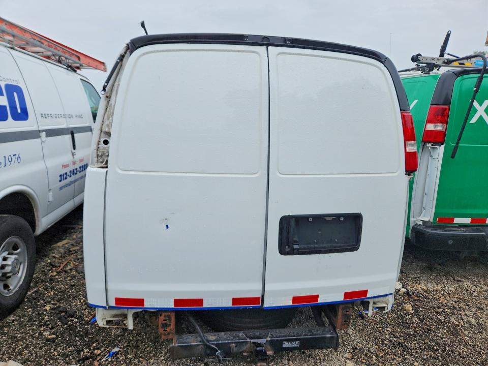 63678386 :رقم المزاد ، 1GCWGAFPXJ1319823 vin ، 2018 Chevrolet Express G2500 مزاد بيع