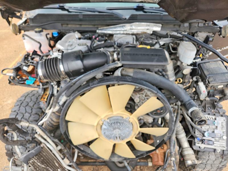 62220826 :رقم المزاد ، 1GT12UEY7JF145720 vin ، 2018 Gmc Sierra مزاد بيع
