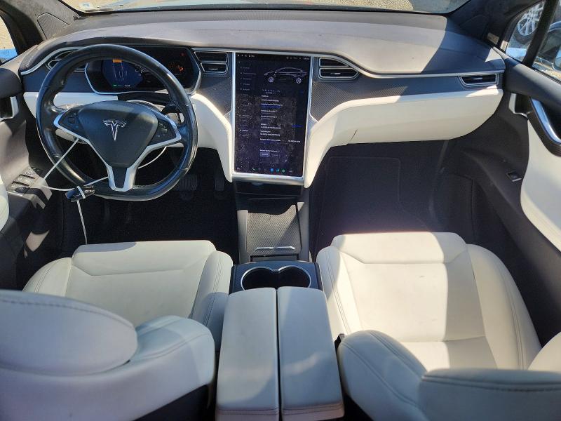 62472526 :رقم المزاد ، 5YJXCAE25HF065882 vin ، 2017 Tesla Model X مزاد بيع