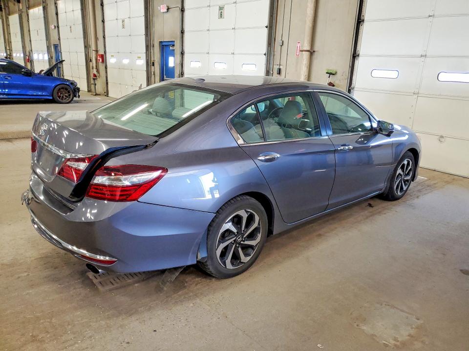 Продажа на аукционе авто 2016 Honda Accord, vin: 1HGCR2F79GA242679, номер лота: 61142406