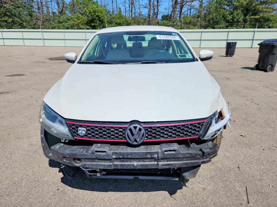 61682646 :رقم المزاد ، 3VWDP7AJ5DM210302 vin ، 2013 Volkswagen Jetta مزاد بيع