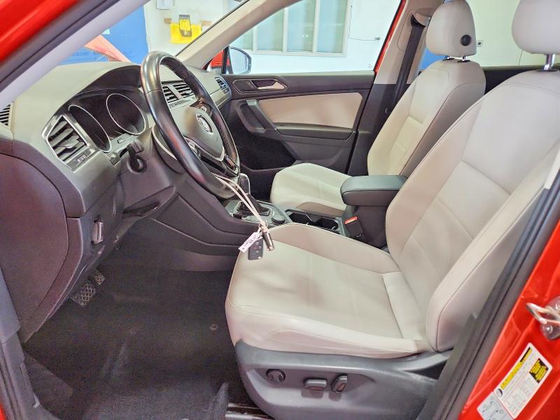 60822606 :رقم المزاد ، 3VV2B7AX0JM074574 vin ، 2018 Volkswagen Tiguan مزاد بيع