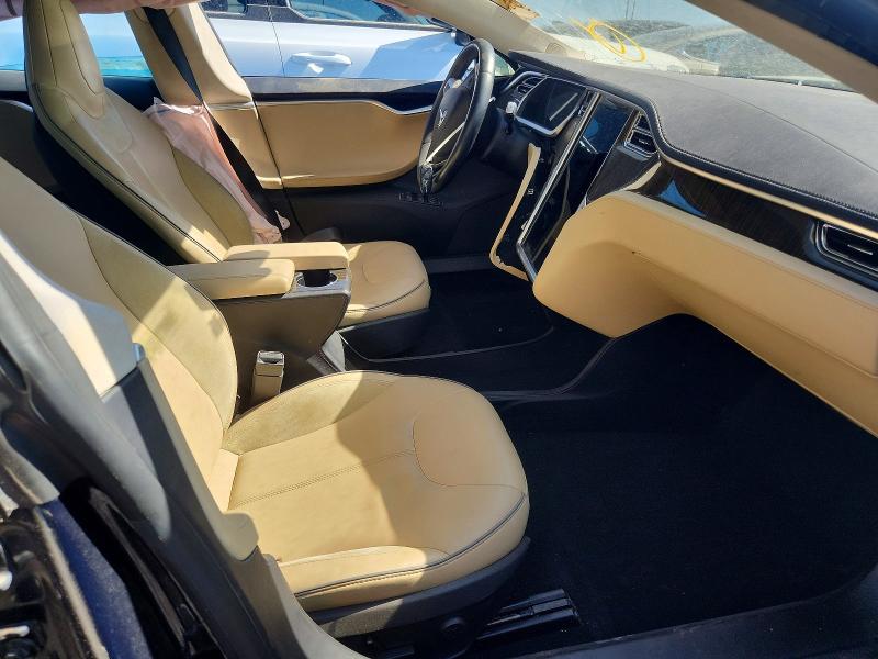 41800406 :رقم المزاد ، 5YJSA1DP0DFP06878 vin ، 2013 Tesla Model S مزاد بيع