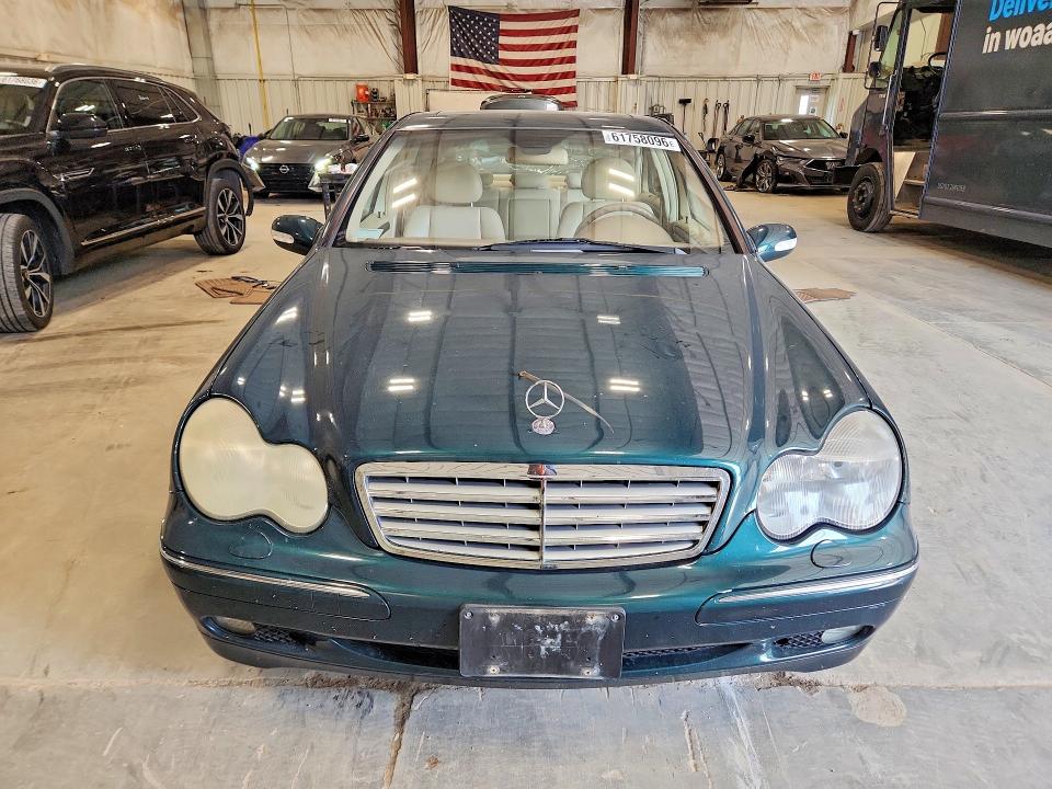61758096 :رقم المزاد ، WDBRF61J42E009059 vin ، 2002 Mercedes-benz C مزاد بيع
