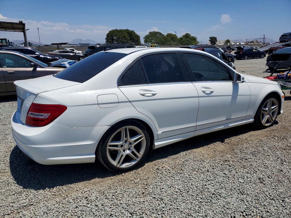 2013 Mercedes-benz C მანქანა იყიდება აუქციონზე, vin: WDDGF4HB4DA851587, აუქციონის ნომერი: 59916876