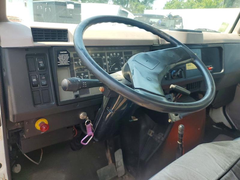 62647436 :رقم المزاد ، 1HTSCAAM9XH648166 vin ، 1999 International 4700 مزاد بيع