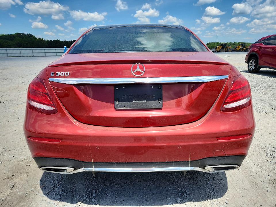 63285816 :رقم المزاد ، WDDZF4JB2JA302615 vin ، 2018 Mercedes-benz E مزاد بيع