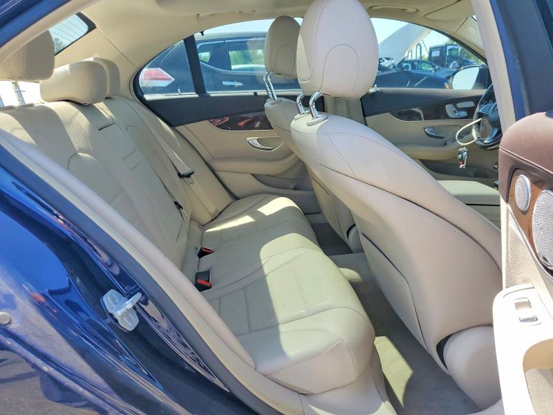 2015 Mercedes-benz C მანქანა იყიდება აუქციონზე, vin: 55SWF4KB2FU038918, აუქციონის ნომერი: 62138196