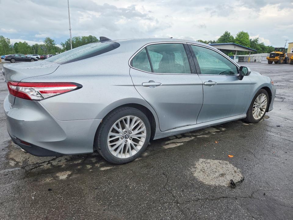 61563866 :رقم المزاد ، 4T1B11HK9KU746469 vin ، 2019 Toyota Camry مزاد بيع