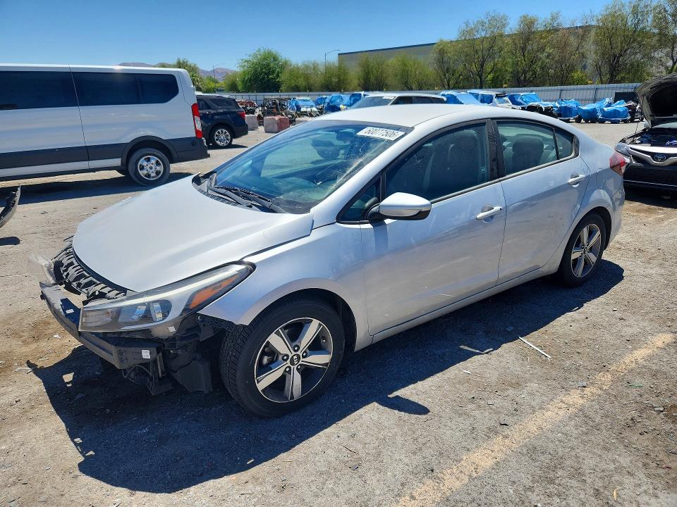 60077506 :رقم المزاد ، 3KPFL4A71JE167318 vin ، 2018 Kia Forte مزاد بيع
