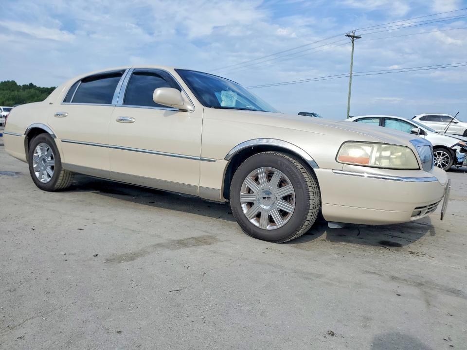 Продаж на аукціоні авто 2003 Lincoln Town Car, vin: 1LNHM83W13Y621271, номер лоту: 62546826