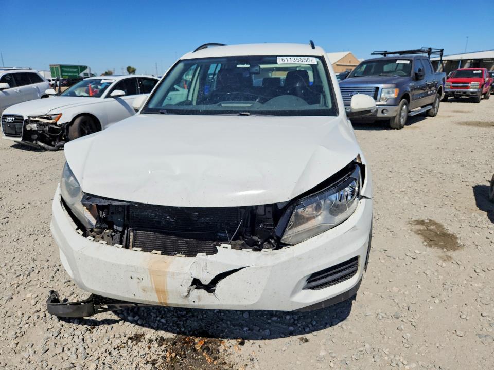 Продаж на аукціоні авто 2016 Volkswagen Tiguan, vin: WVGBV7AX3GW559561, номер лоту: 61135856