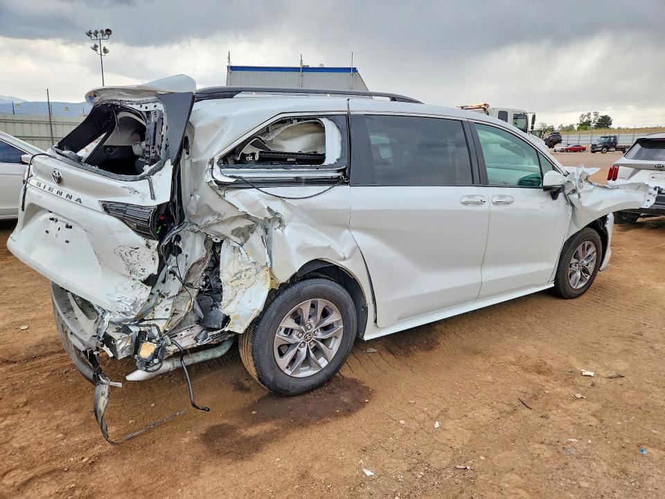Продажа на аукционе авто 2026 Toyota Sienna, vin: 5TDYSKFCXTS230852, номер лота: 60073856