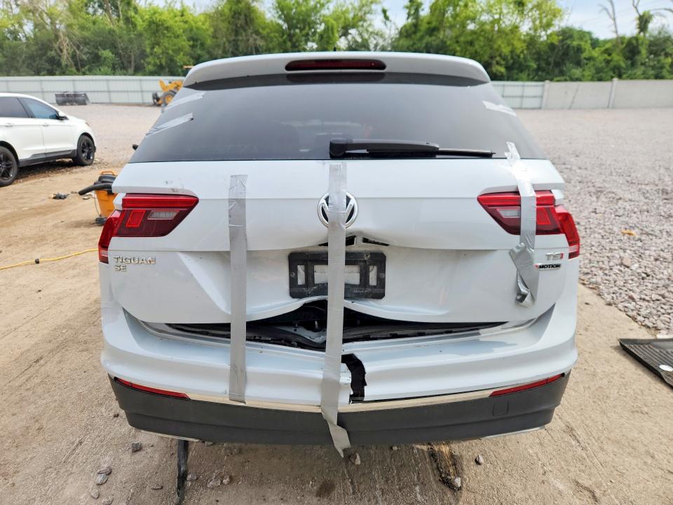 Продажа на аукционе авто 2018 Volkswagen Tiguan, vin: 3VV2B7AXXJM220110, номер лота: 60523776