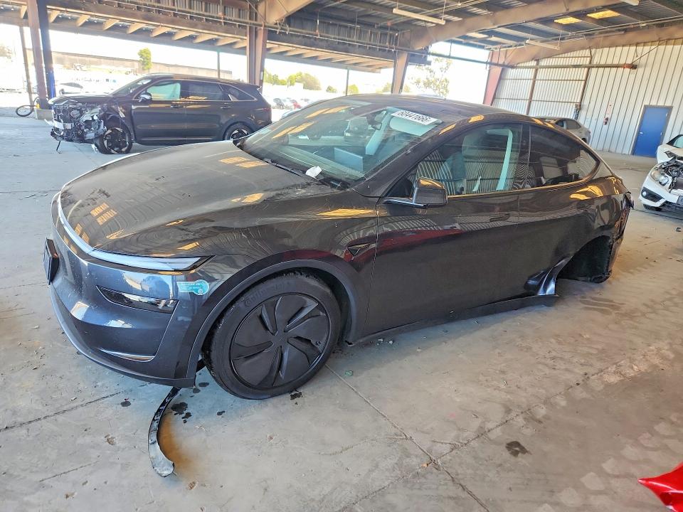 60441666 :رقم المزاد ، 7SAYGDEE7TF346436 vin ، 2026 Tesla Model Y مزاد بيع