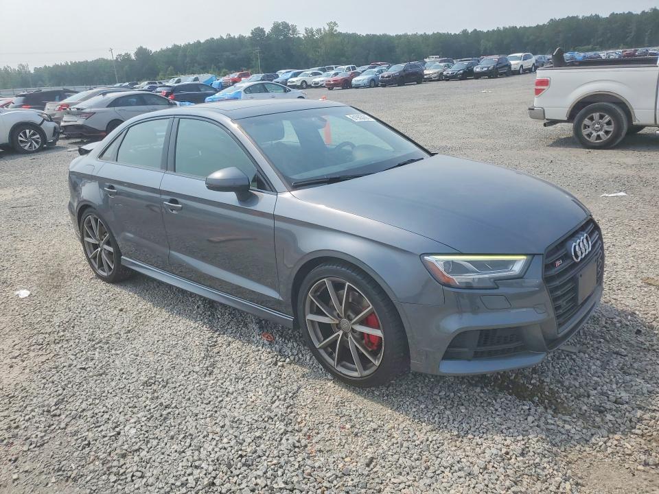 Продаж на аукціоні авто 2018 Audi S3, vin: WAUB1GFF9J1032786, номер лоту: 61903006