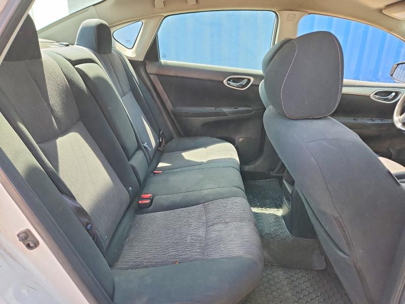 2015 Nissan Sentra მანქანა იყიდება აუქციონზე, vin: 3N1AB7AP7FL662689, აუქციონის ნომერი: 61791786