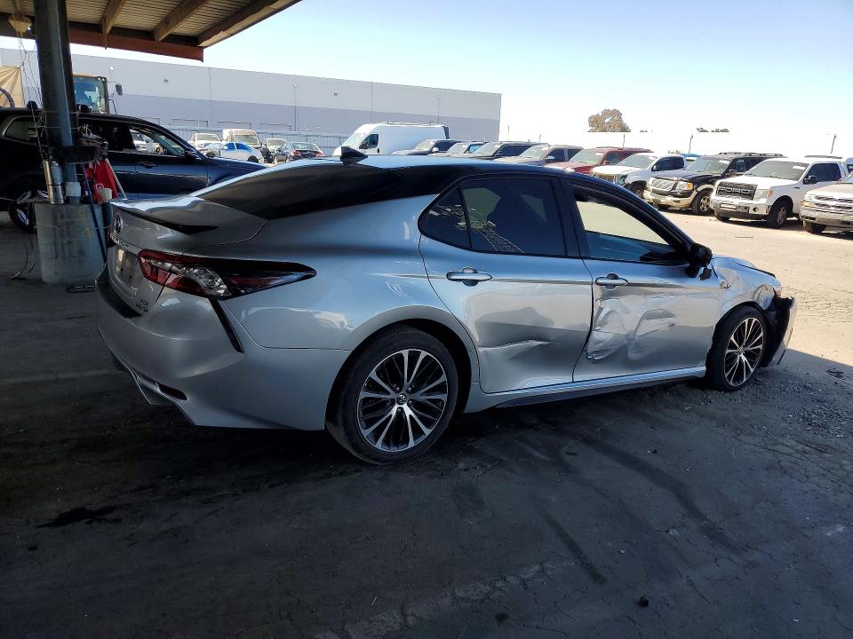 2021 Toyota Camry მანქანა იყიდება აუქციონზე, vin: 4T1K31AK8MU020027, აუქციონის ნომერი: 60521166
