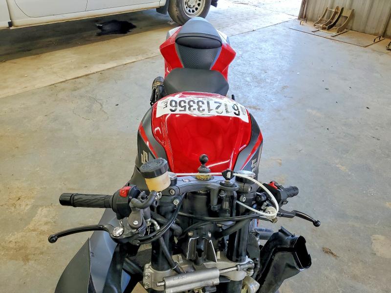 61213356 :رقم المزاد ، JS1GN7FA8G2100087 vin ، 2016 Suzuki Gsx-r600 مزاد بيع