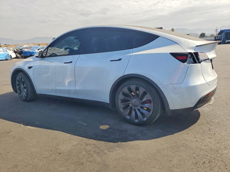 61442986 :رقم المزاد ، 7SAYGDEF6RF128103 vin ، 2024 Tesla Model Y مزاد بيع