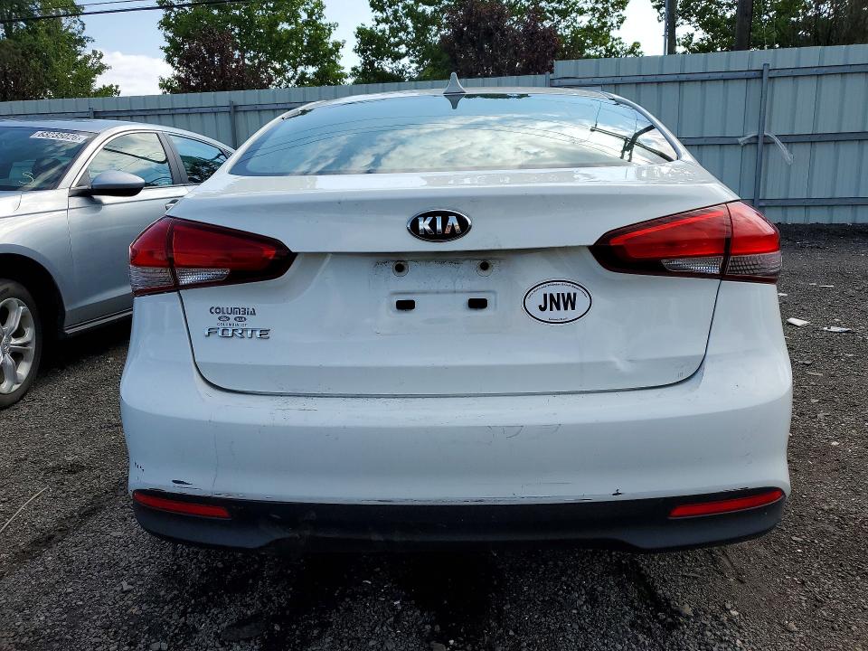 2017 Kia Forte მანქანა იყიდება აუქციონზე, vin: 3KPFK4A79HE150795, აუქციონის ნომერი: 63643896