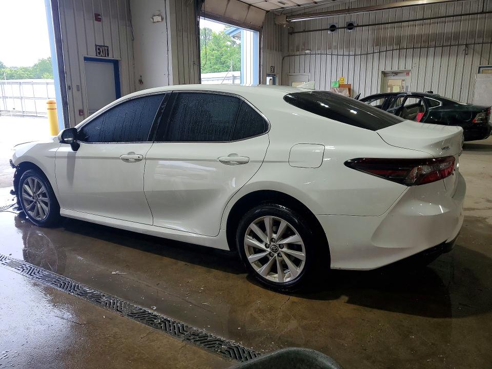 60058966 :رقم المزاد ، 4T1C11BK9NU055430 vin ، 2022 Toyota Camry مزاد بيع