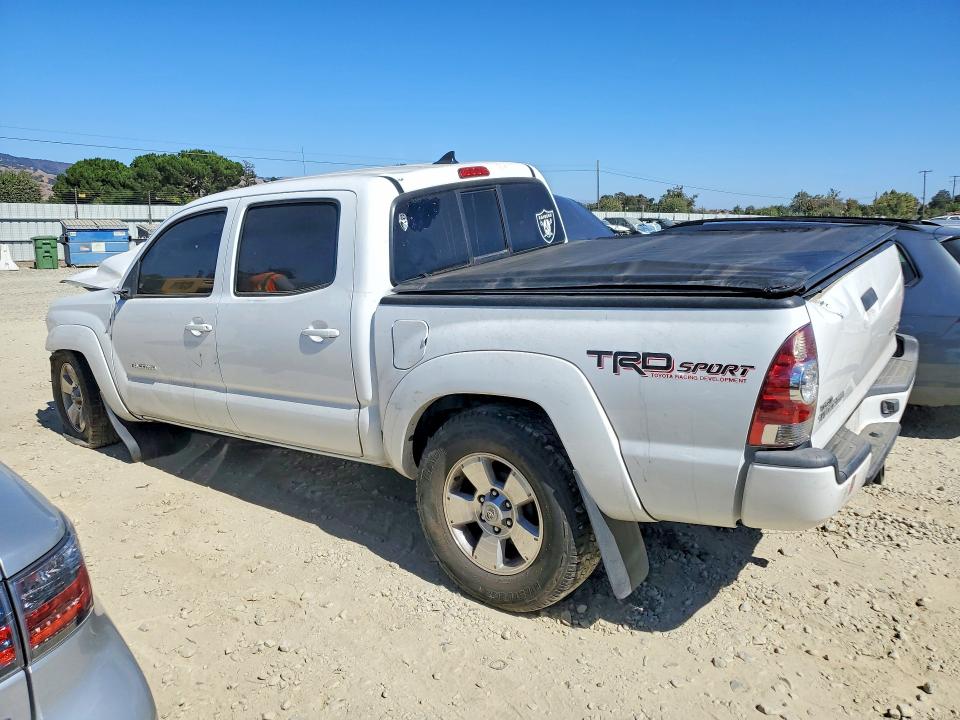 Продаж на аукціоні авто 2015 Toyota Tacoma, vin: 3TMJU4GN6FM185274, номер лоту: 63039026