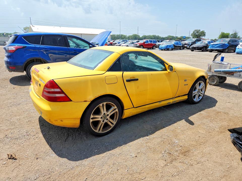 62404546 :رقم المزاد ، WDBKK47F0YF161962 vin ، 2000 Mercedes-benz Slk مزاد بيع