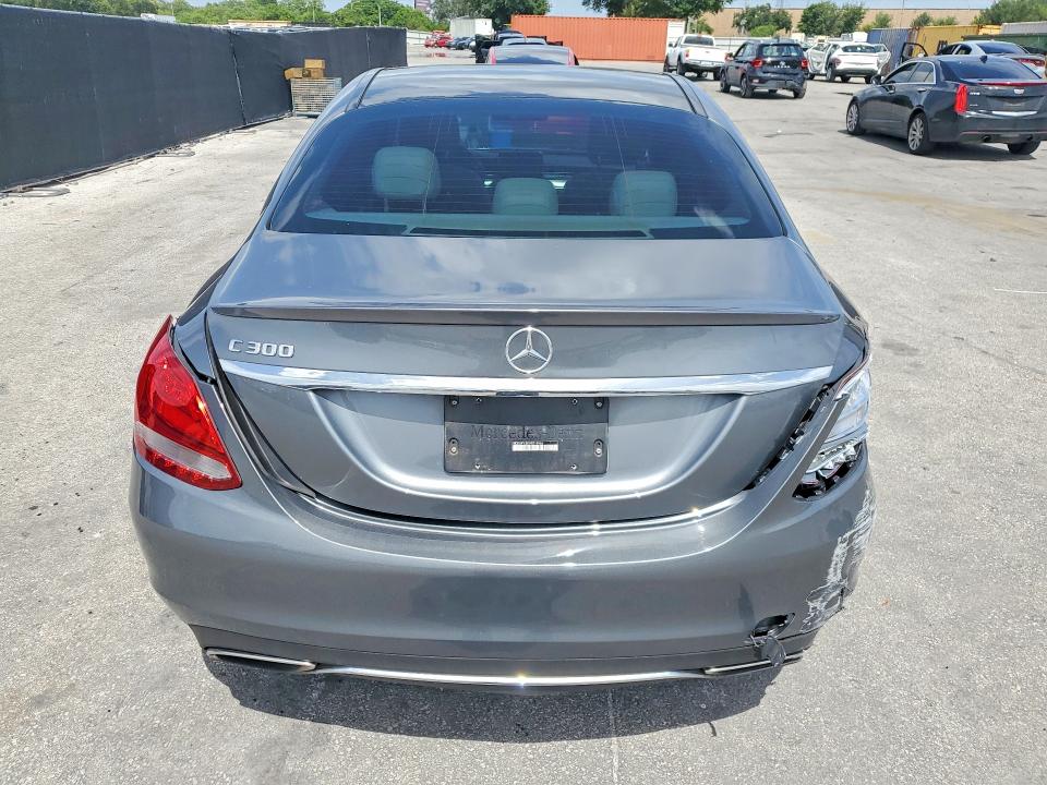 61138686 :رقم المزاد ، WDDWF4JB1HR219966 vin ، 2017 Mercedes-benz C مزاد بيع