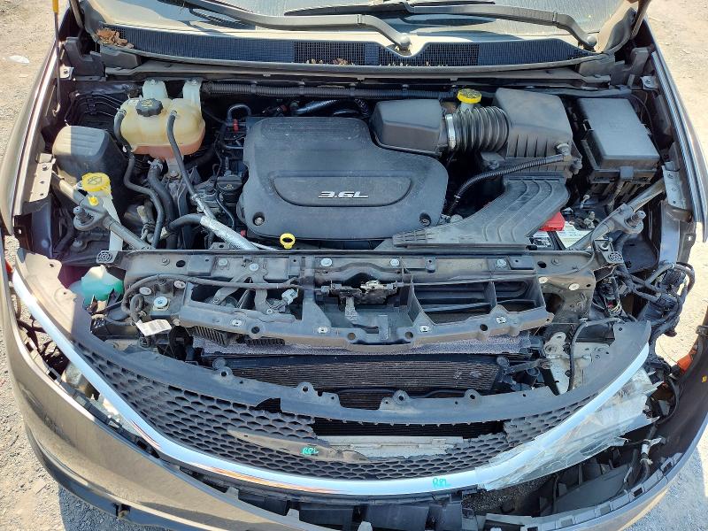 61938126 :رقم المزاد ، 2C4RC1BG6HR805209 vin ، 2017 Chrysler Pacifica مزاد بيع