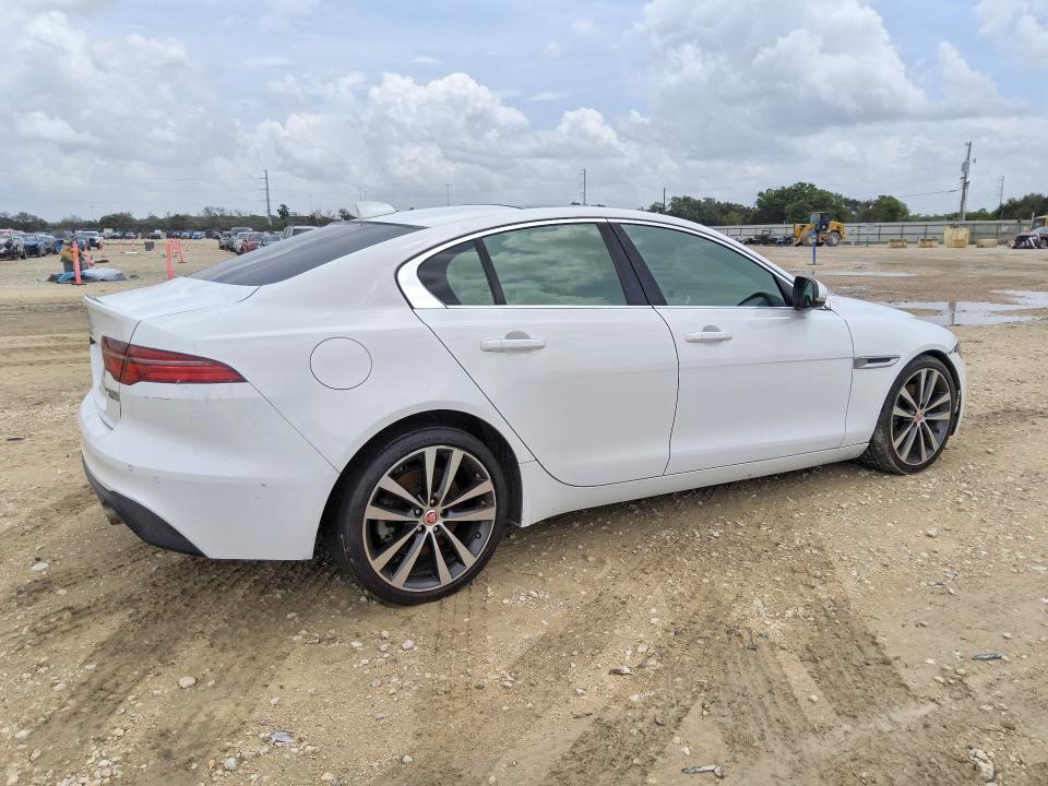 2020 Jaguar Xe მანქანა იყიდება აუქციონზე, vin: SAJAE4FX5LCP63606, აუქციონის ნომერი: 61226806