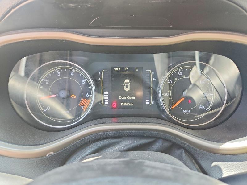 60486126 :رقم المزاد ، 1C4PJMCB4FW784687 vin ، 2015 Jeep Cherokee مزاد بيع